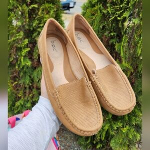Born Boc Brown Faux Suede Slip On Shoes Flats Rubber Sole Moc Comfort Size 9